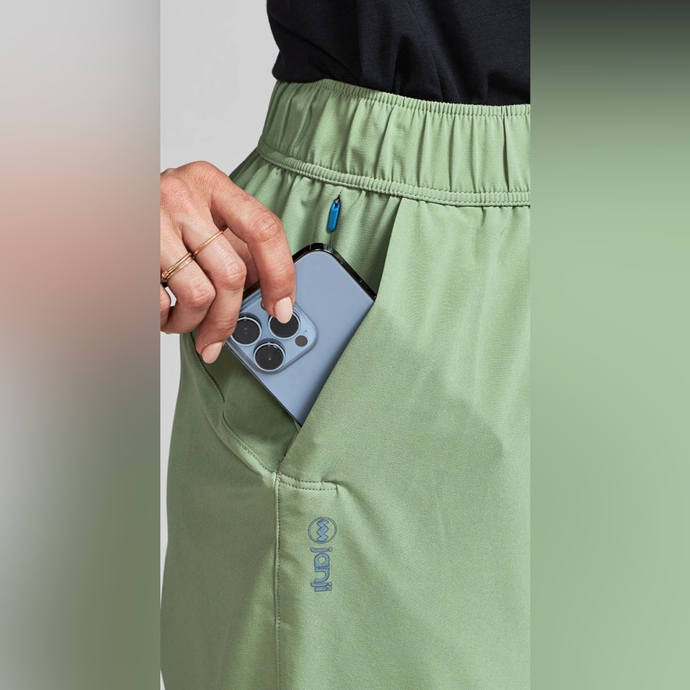 W'omen’s Transit Tech Pant - M - Picture 3 of 9